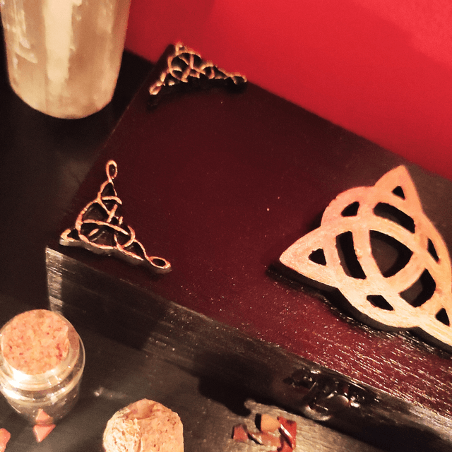 Boite Triquetra
